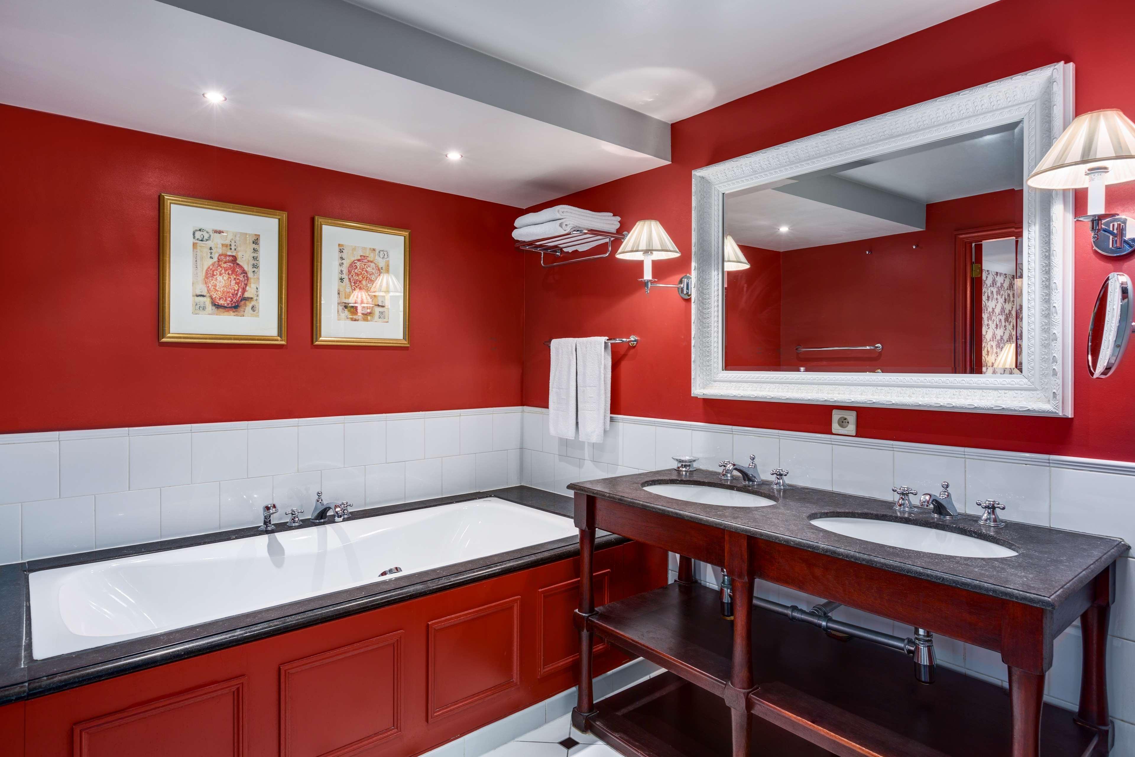 Nh Hotel 4*